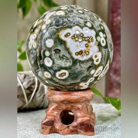 2226 RARE 8th Vein Ocean Jasper Crystal Sphere - Picture 7 of 14